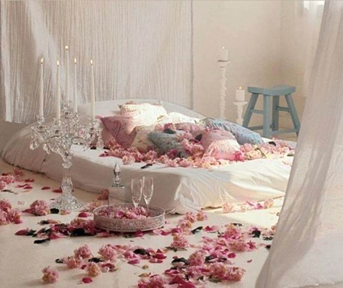 rose-petals-bedroom-romantic-room-with-candles-and-rose-petals-rose-petals-bedroom-ideas